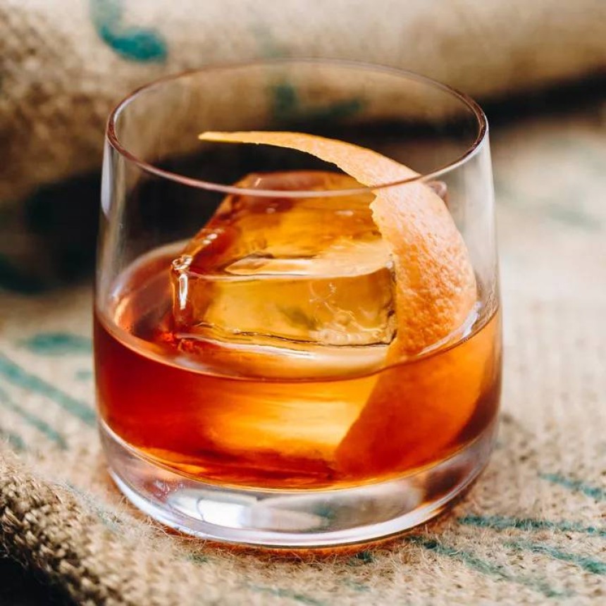 The Dos and Don'ts of Making an Old Fashioned