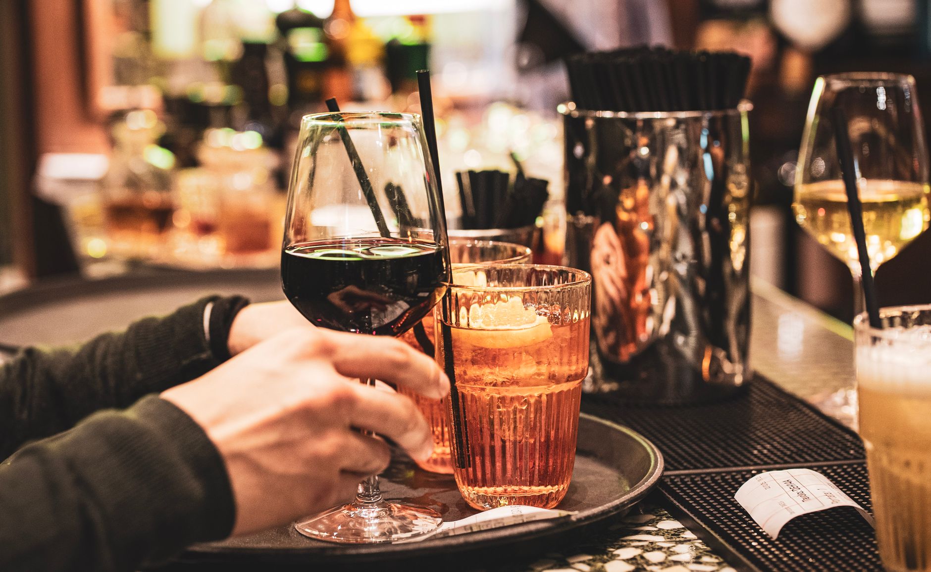 Classic Aperol Spritz Recipe: 3-2-1 Ratio & Prosecco Guide