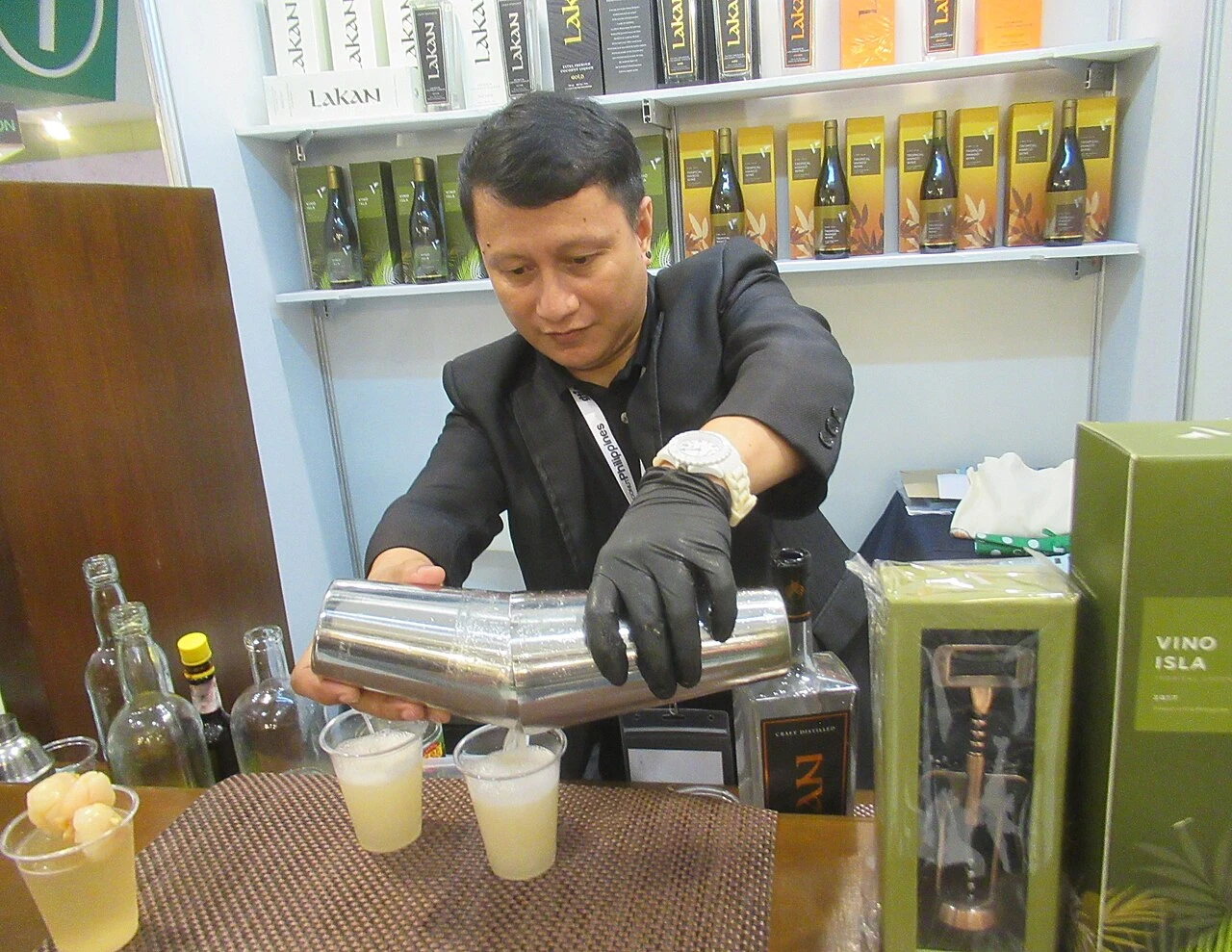 Bartender preparing a Golden Sbagliato cocktail cocktail