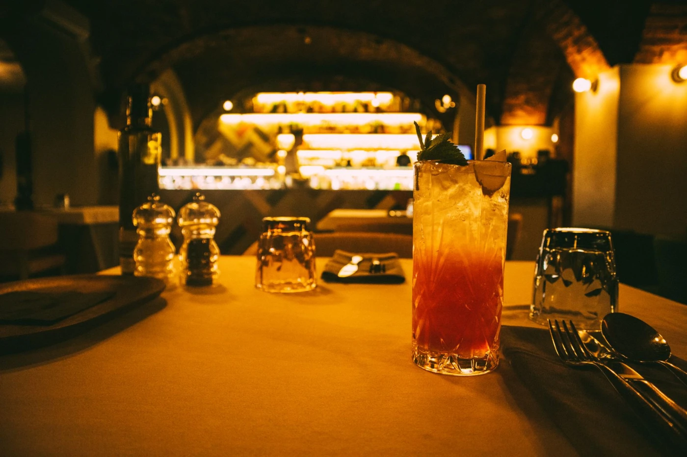 Bartender preparing an Il Fiorito cocktail
