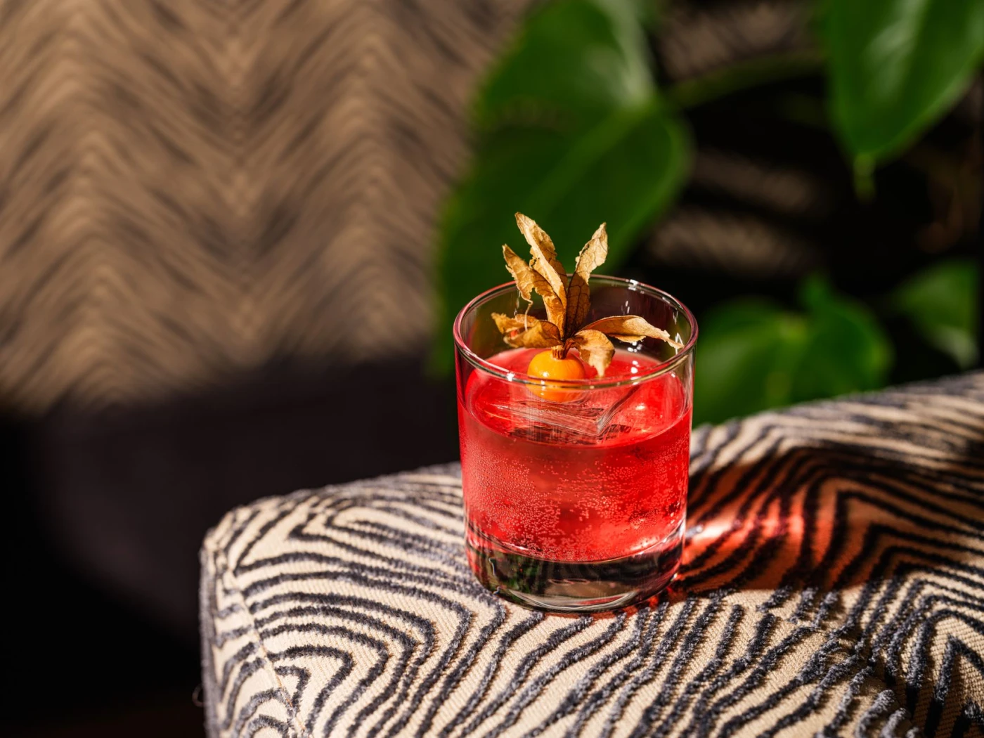 Il Fiorito cocktail garnish detail close-up