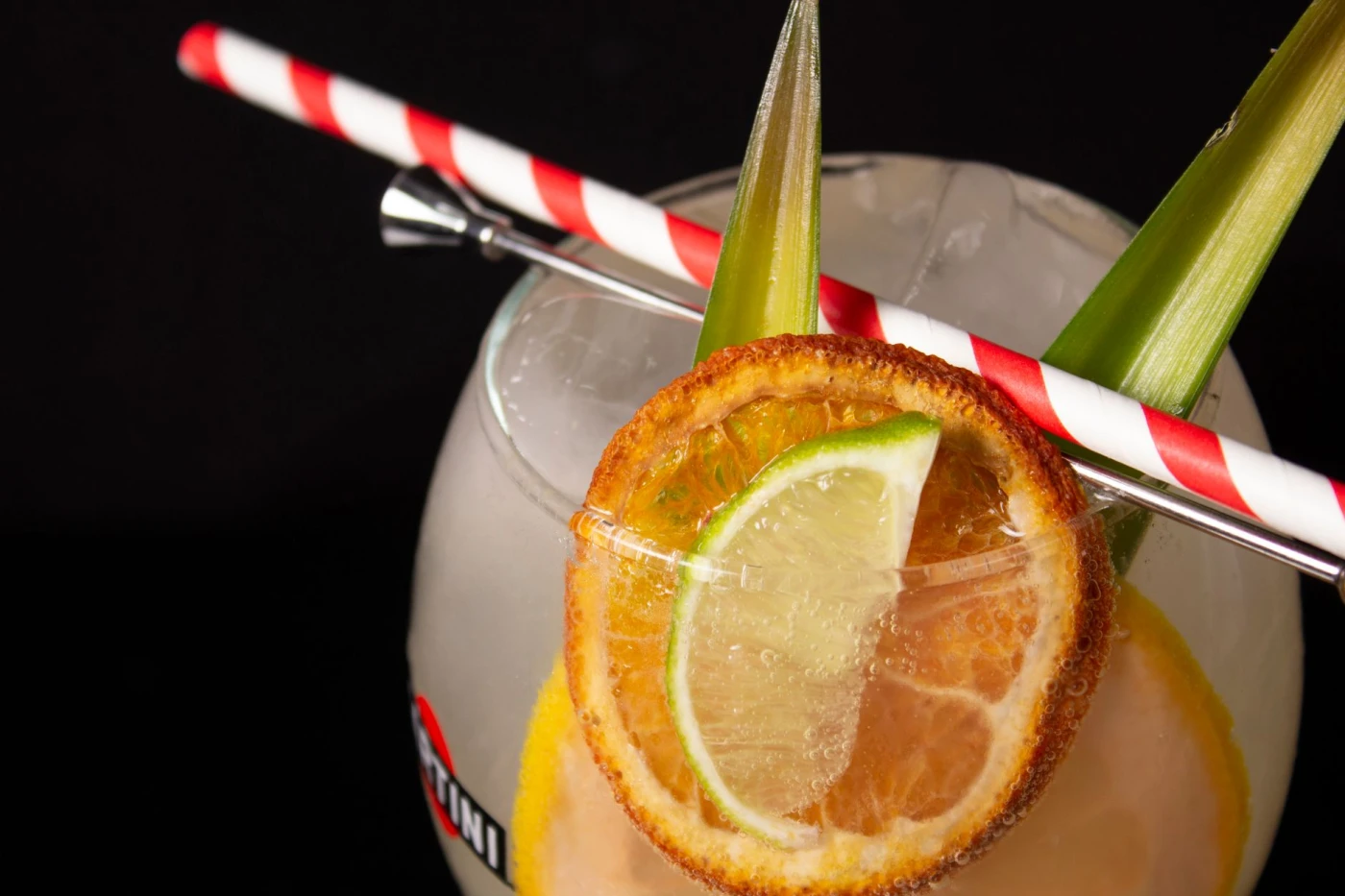 Bartender preparing a Planters Punch cocktail cocktail