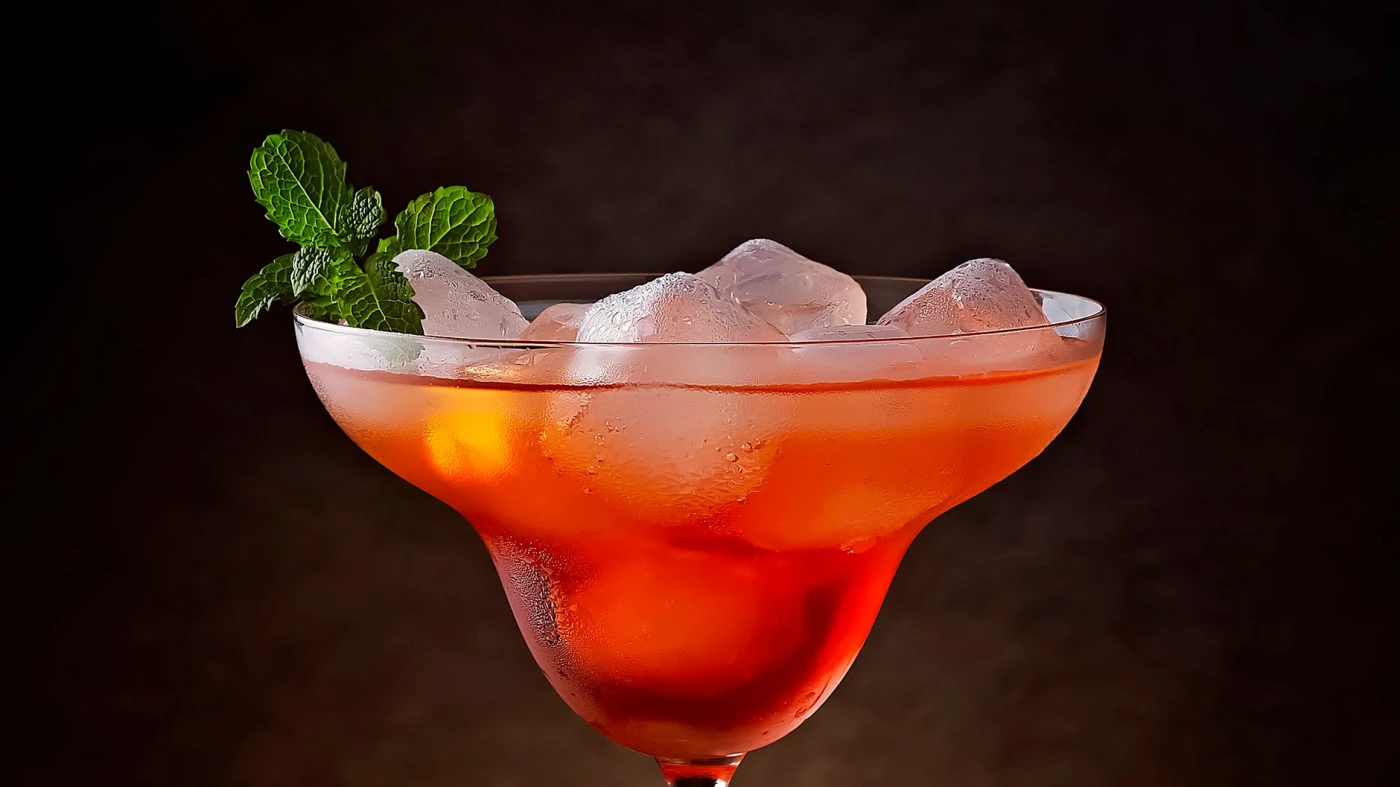The 7 best clear ice molds for home cocktails