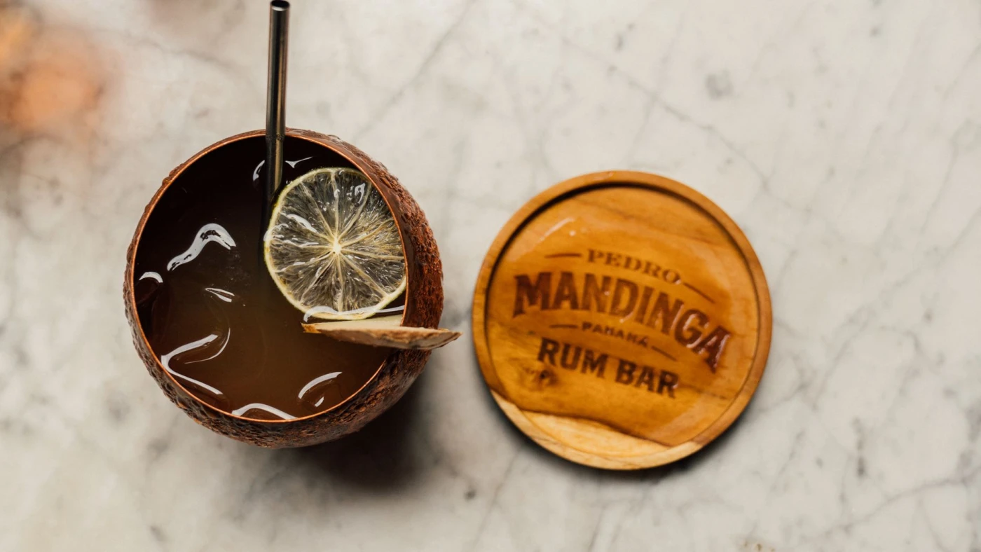 Best the ultimate guide to the classic daiquiri: history cocktail served in glass with ice