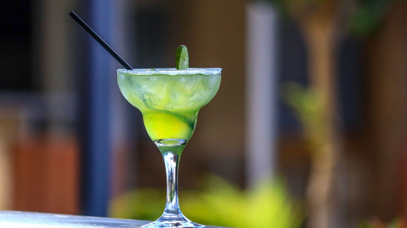 Cocktail serving and glassware