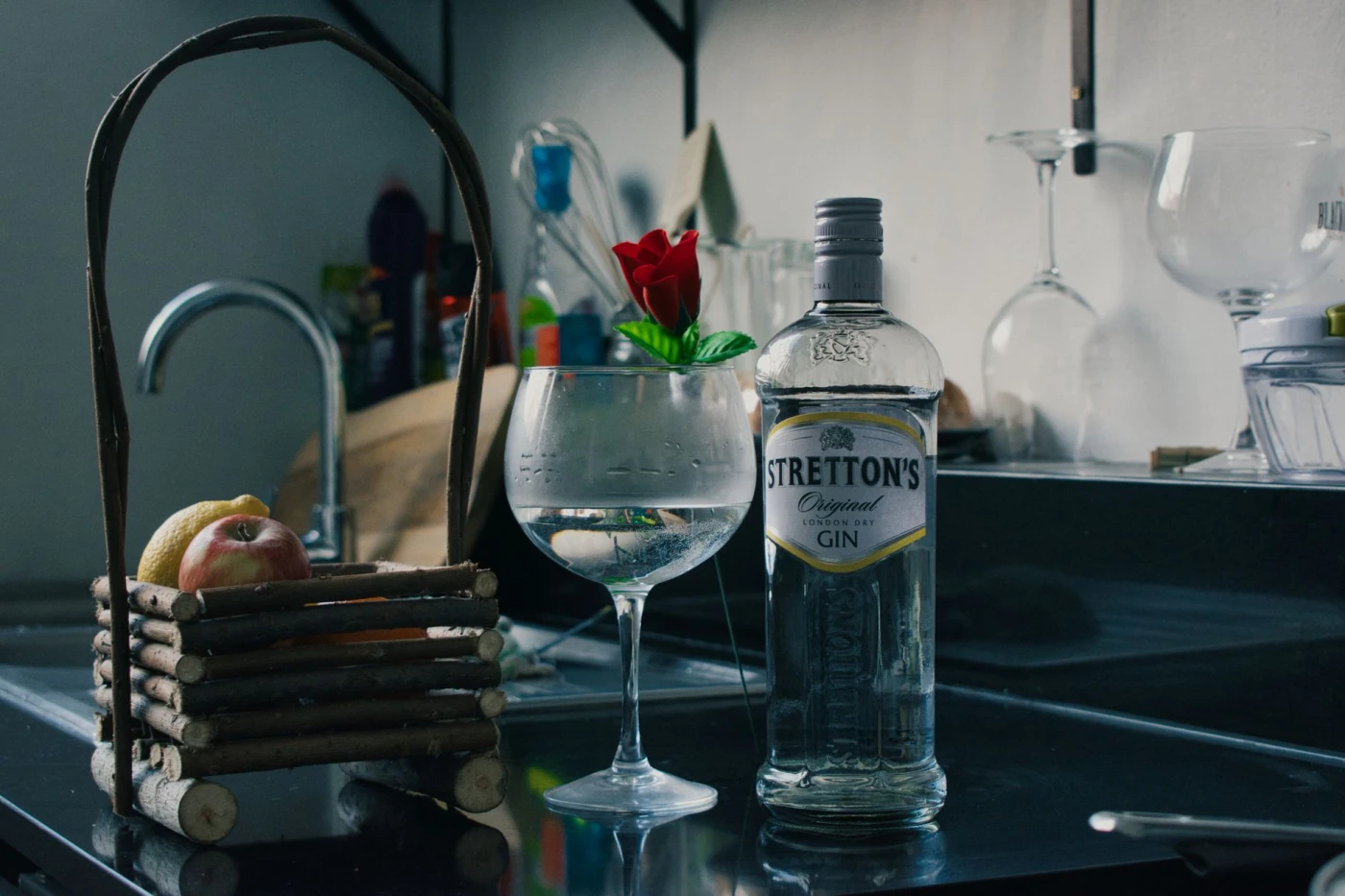 Types of Gin Explained cocktail in a cocktail glass — gin drink photography
