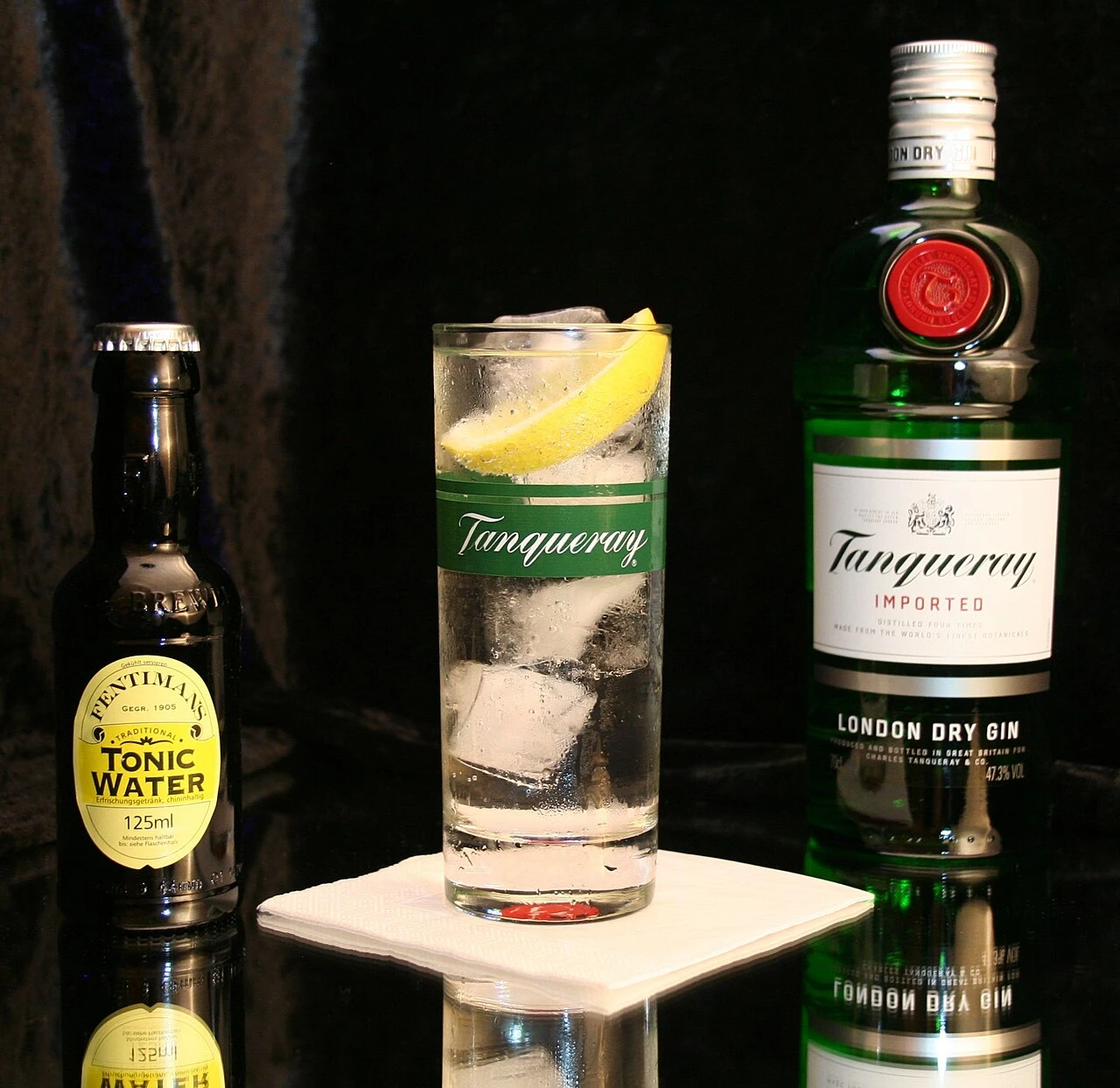 Best winter gin serves to warm you up cocktail served in glass with ice