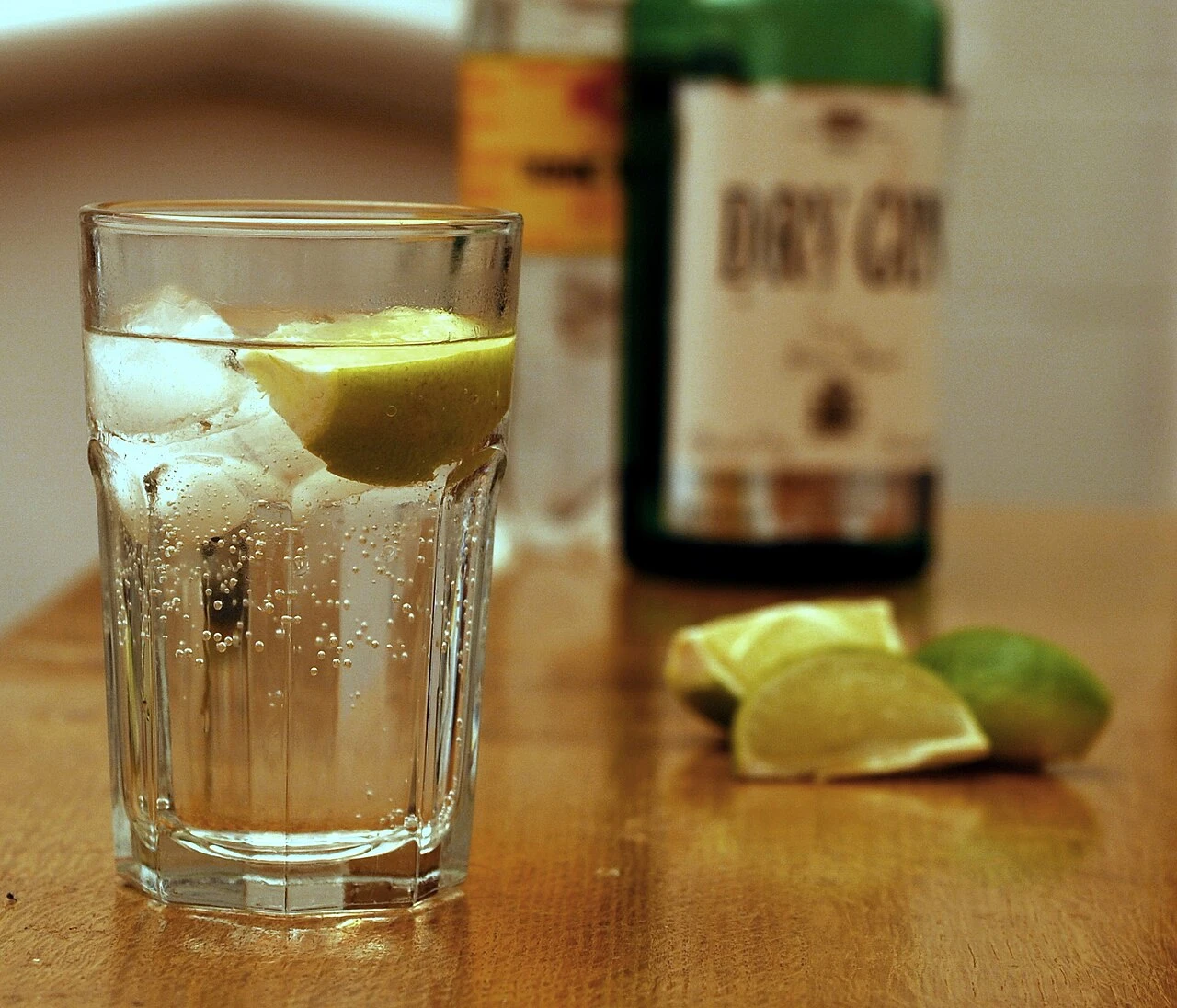 Cocktail serving and glassware
